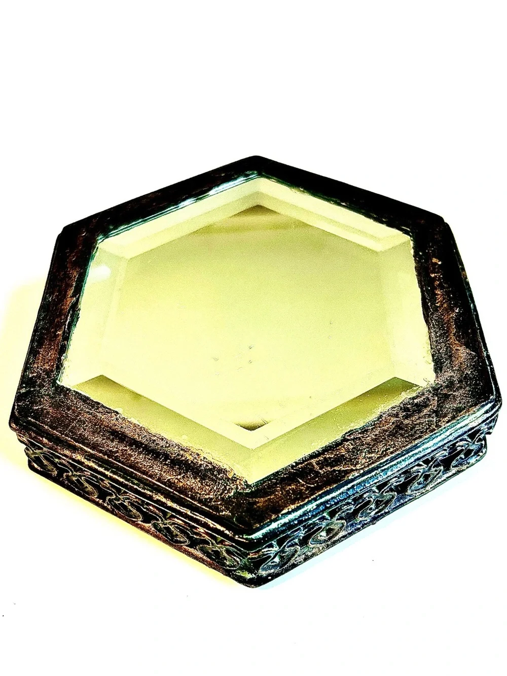 ALEXANDRA’S ACCENTS Gilt Hexagonal Mirror Display Pedestal Candle Holder 5” NWT